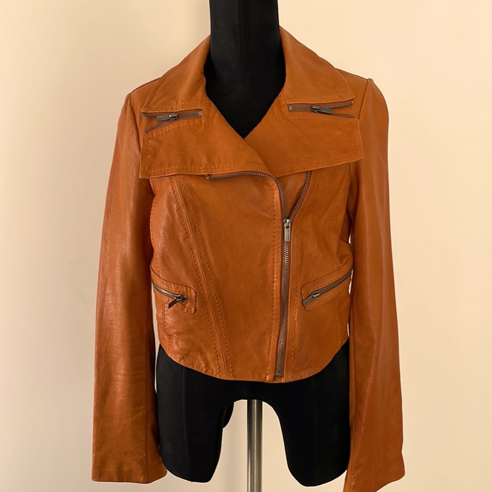 BCBG MAXAZRIA LEATHER JACKET